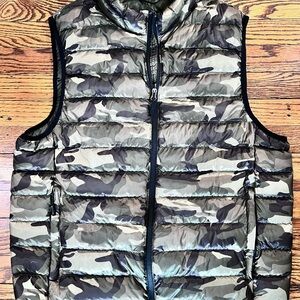 Club Room Men's Camouflage Puffer Vest